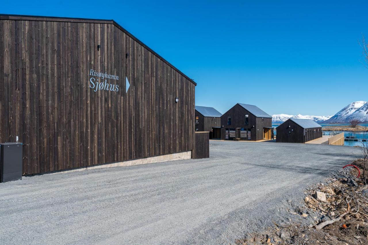 Risoyhamn Sjohus As Apartment Exterior photo
